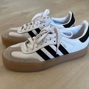 Lightly worn adidas sambas size 8.5